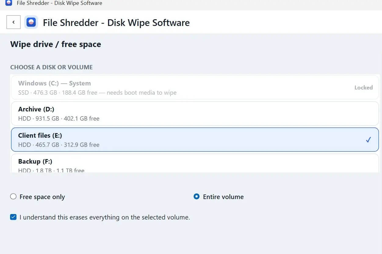  File Shredder Wipe drive screen with an external USB drive selected and the Entire volume option..