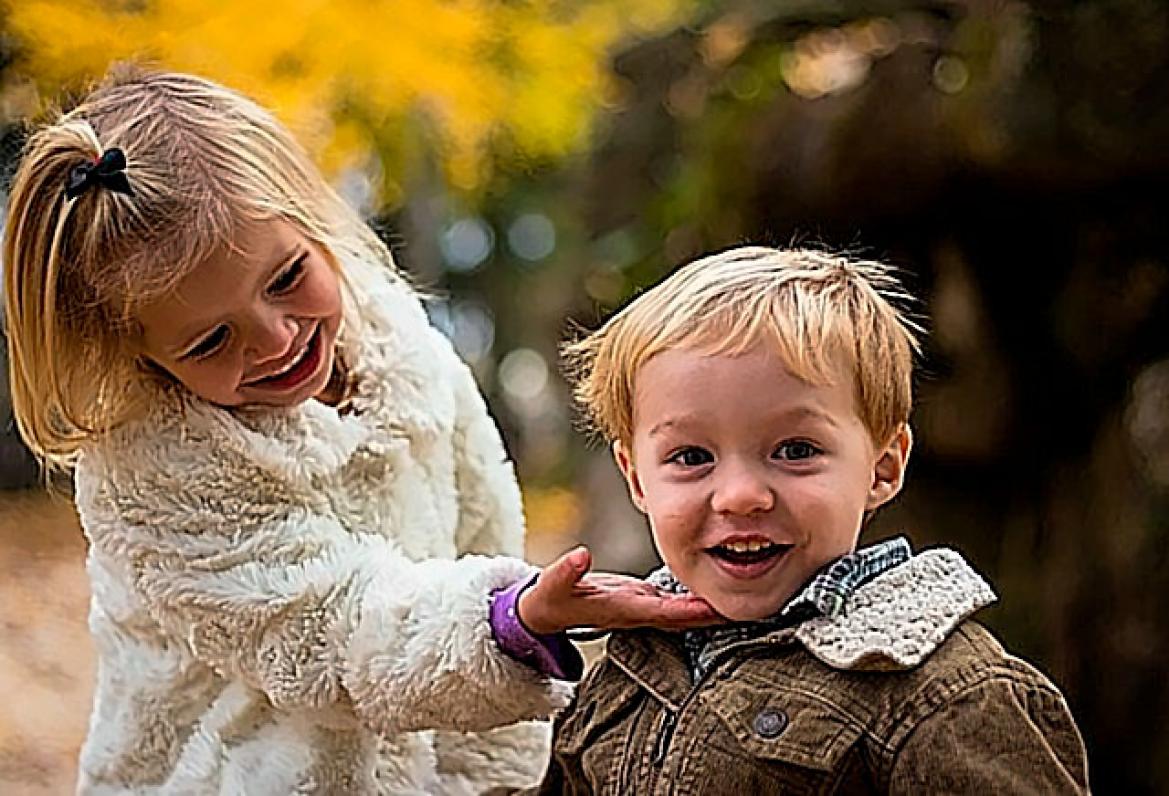 remove blur from faces - after.
